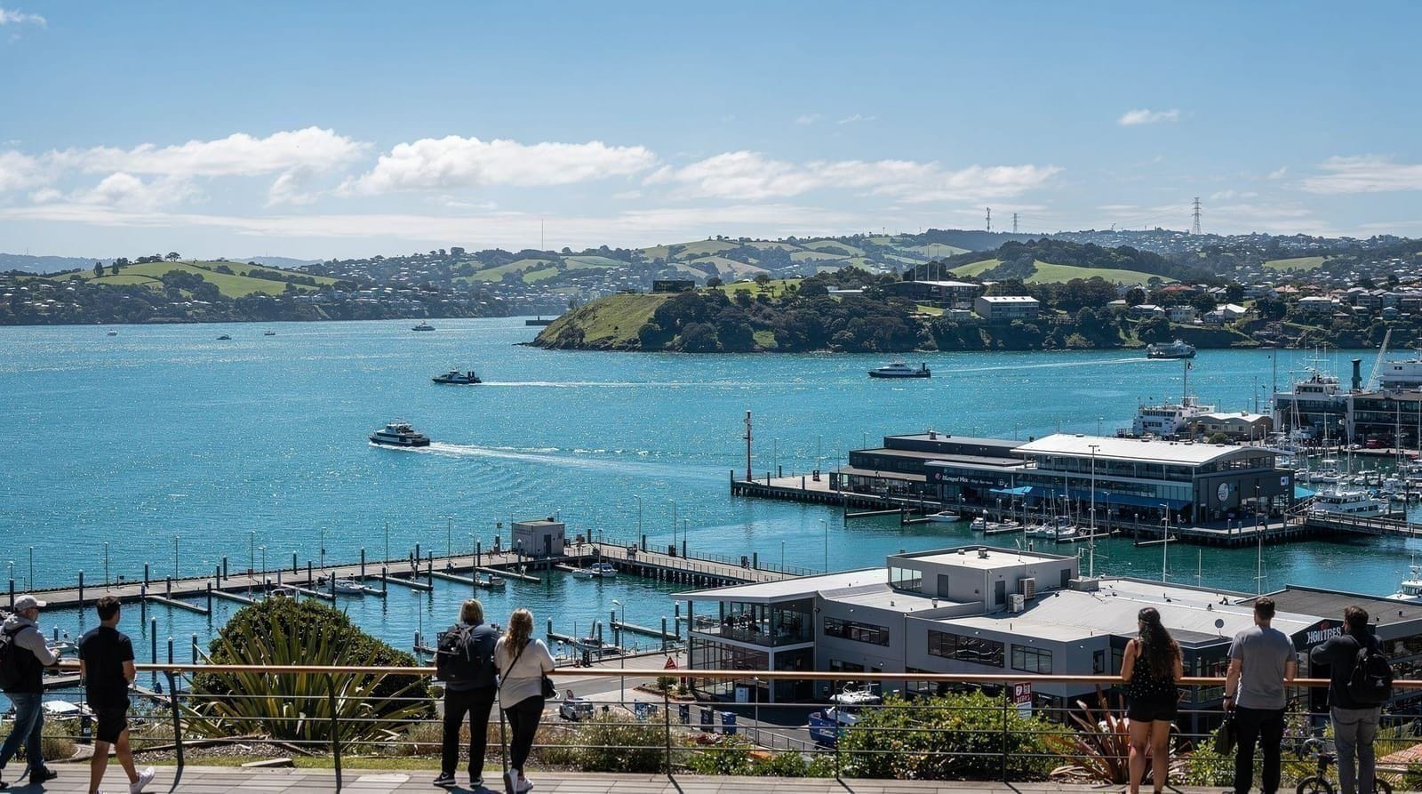 Free things to do in Auckland — Real, genuinely free things to do in Auckland — volcanic cones, beaches, museums