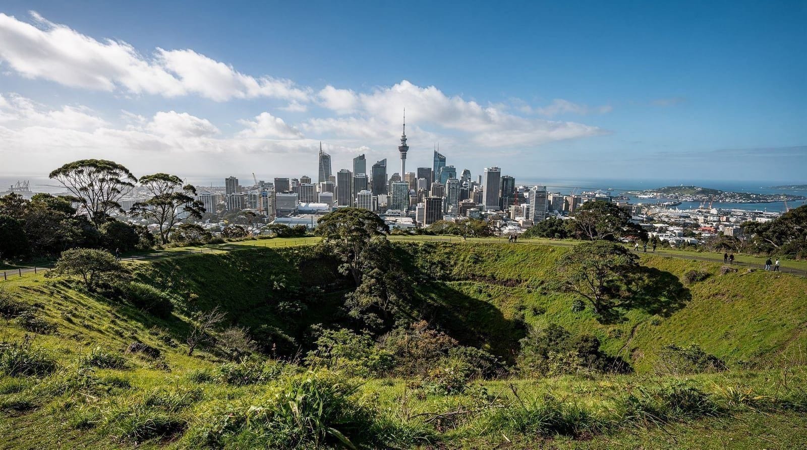 Is Auckland expensive? An honest cost comparison — Is Auckland expensive to visit? An honest comparison against Sydney, London, Ban